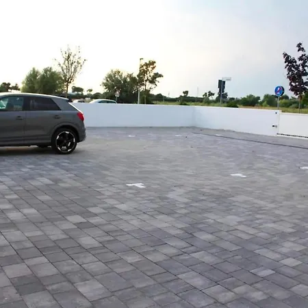 West Beach 2 Jesolo Exterior photo