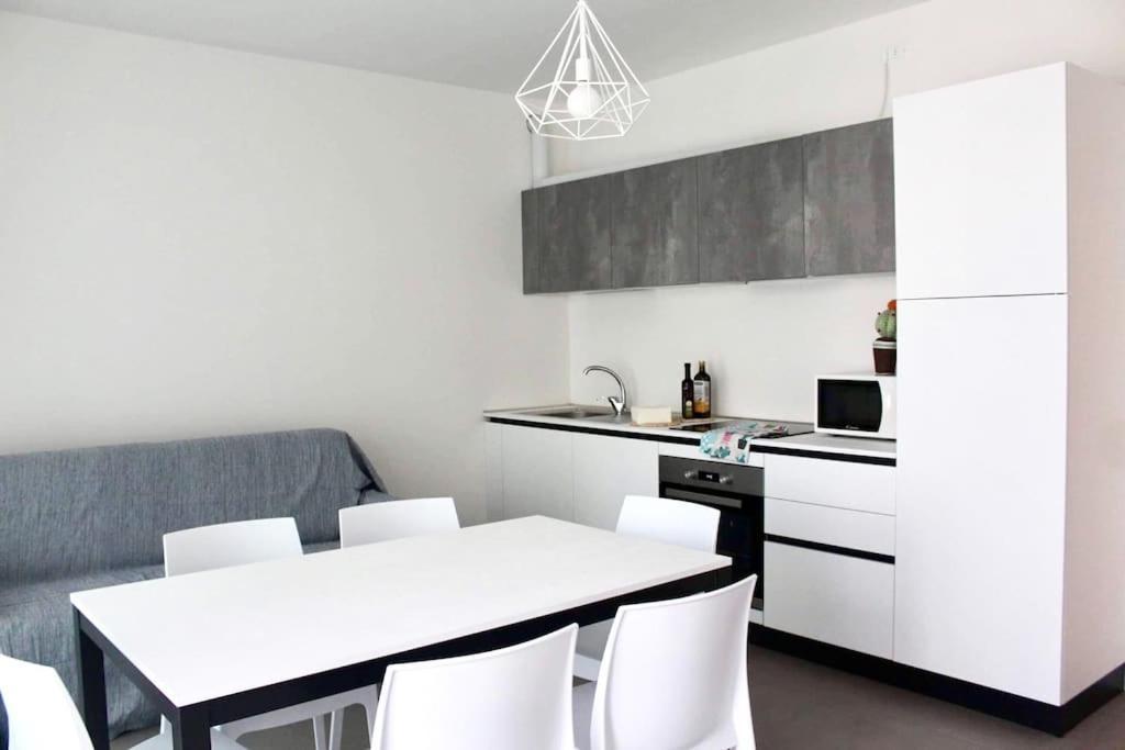 Apartment West 2 *